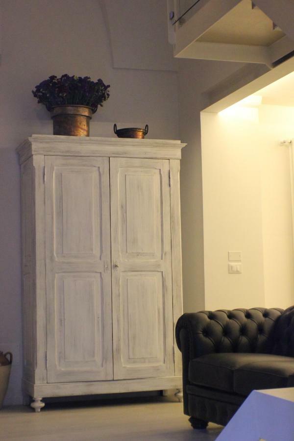 レッチェ ラ フィネストラ スル コンビット B＆B　 Bed & Breakfast エクステリア 写真