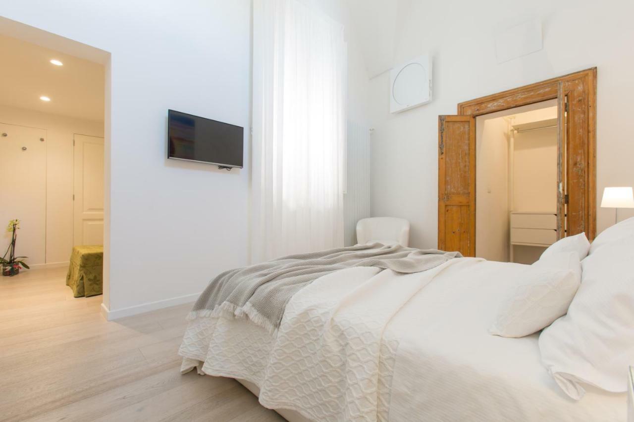 レッチェ ラ フィネストラ スル コンビット B＆B　 Bed & Breakfast エクステリア 写真