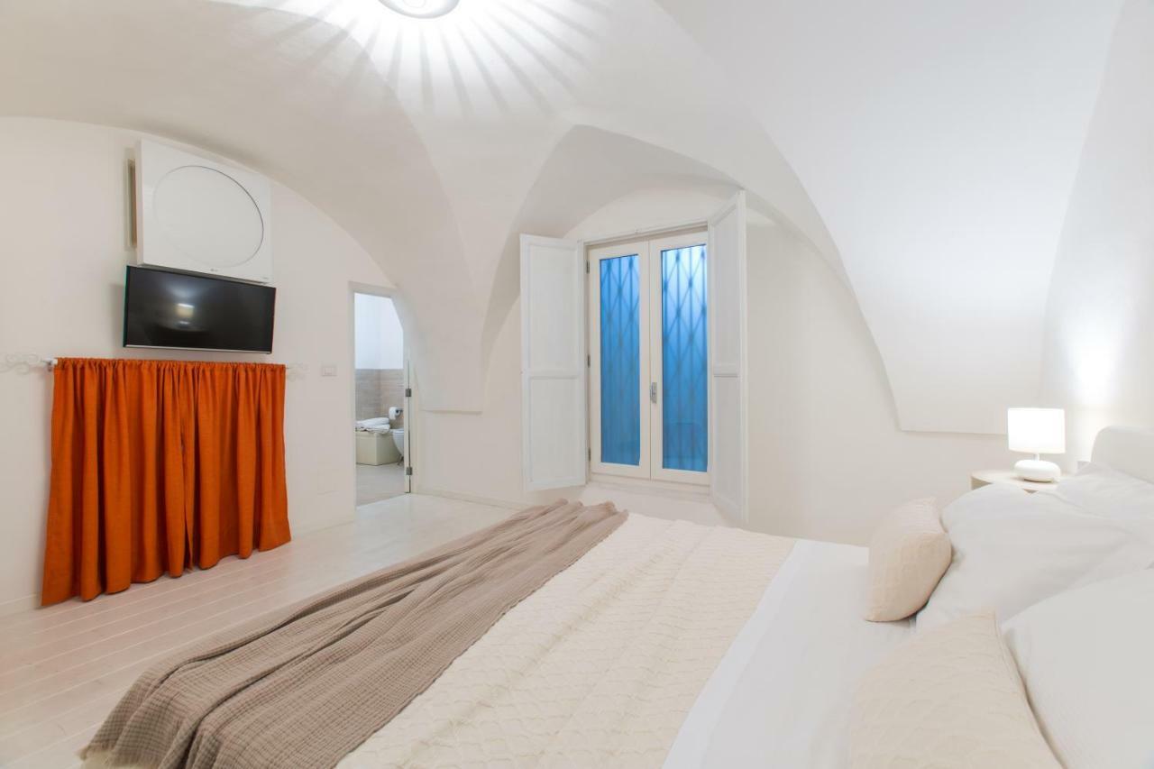 レッチェ ラ フィネストラ スル コンビット B＆B　 Bed & Breakfast エクステリア 写真