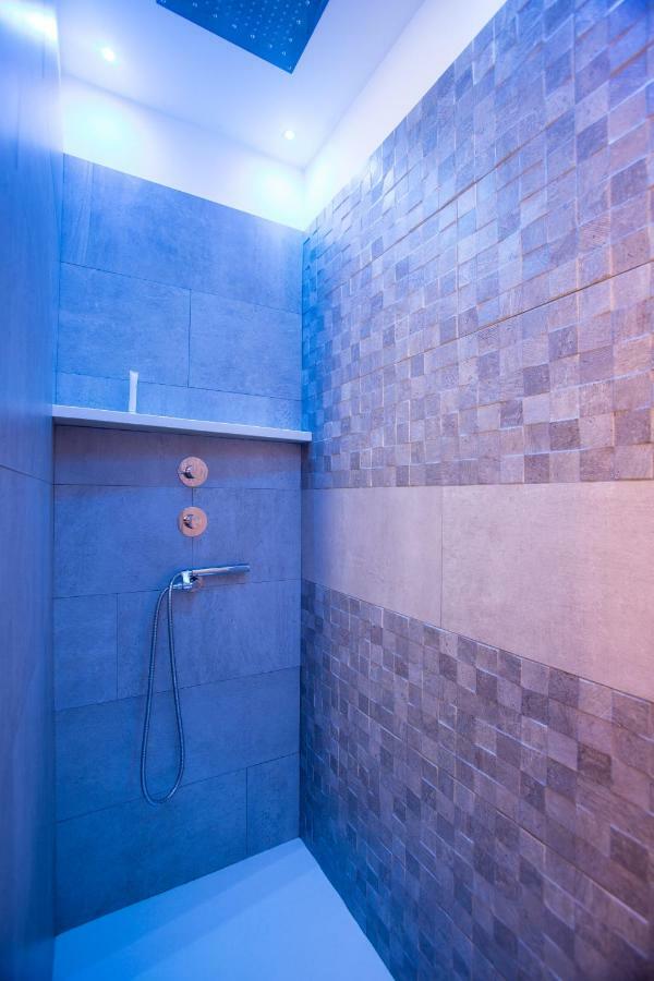 レッチェ ラ フィネストラ スル コンビット B＆B　 Bed & Breakfast エクステリア 写真